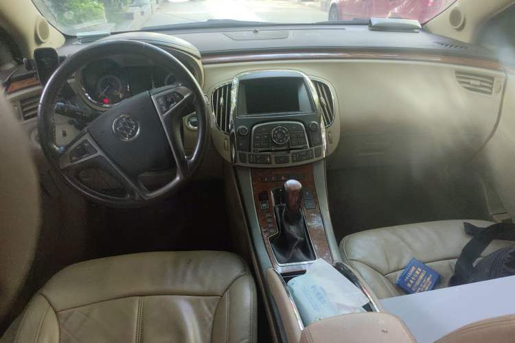 Used Buick LaCrosse 2012 2.0T Haoya Edition Center Console