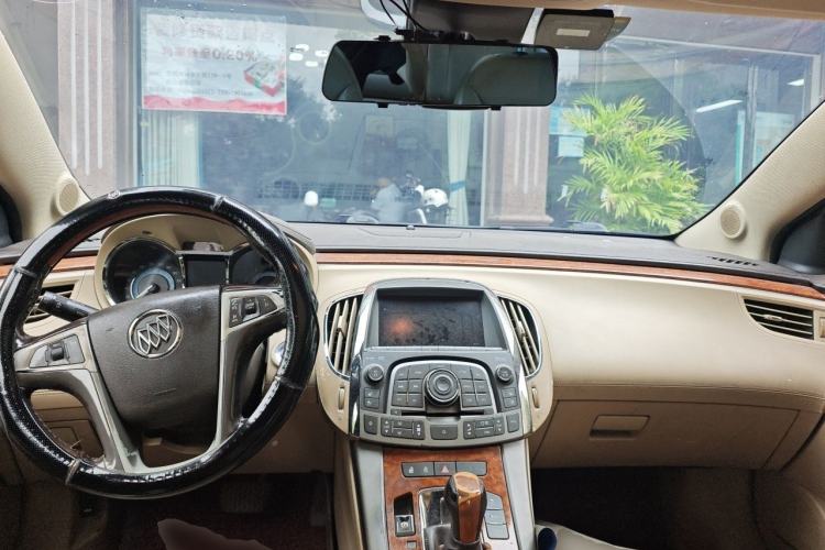 Used Buick LaCrosse 2012 2.4L SIDI Luxury Edition Center Console