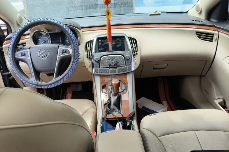 Used Buick LaCrosse 2012 2.4L SIDI Luxury Edition Center Console