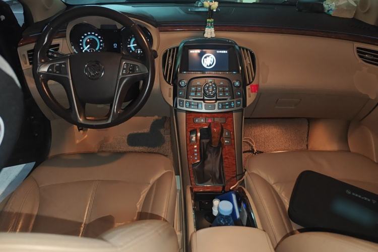 Used Buick LaCrosse 2012 2.4L SIDI Haoya Edition Center Console