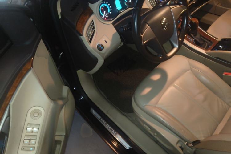 Used Buick LaCrosse 2012 2.4L SIDI Elegant Edition Driver Seat