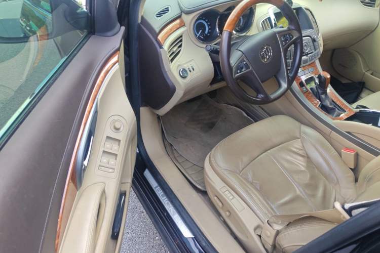 Used Buick LaCrosse 2012 2.4L SIDI Luxury Edition Driver Seat