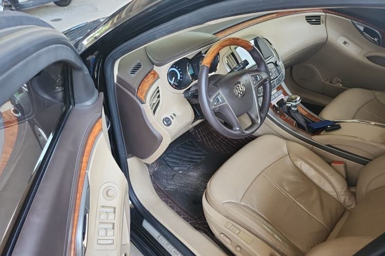 Used Buick LaCrosse 2012 2.4L SIDI Luxury Edition Driver Seat