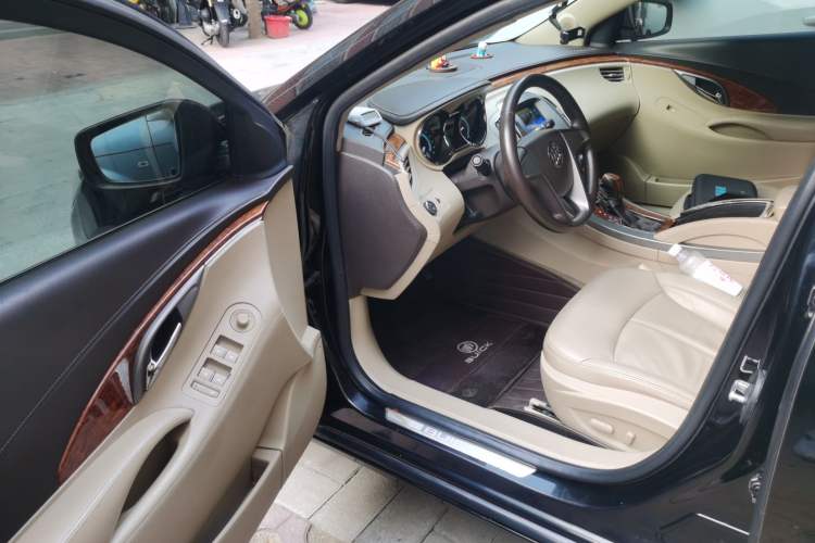 Used Buick LaCrosse 2012 2.4L SIDI Elegant Edition Driver Seat