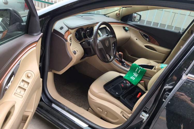 Used Buick LaCrosse 2012 2.4L SIDI Elegant Edition Driver Seat