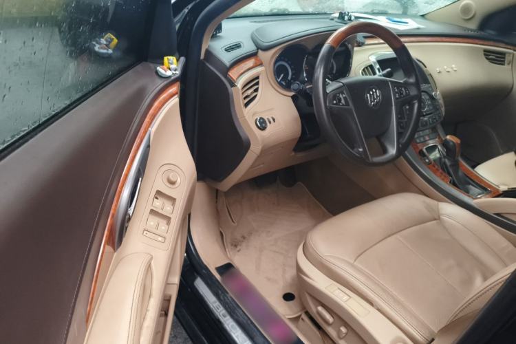Used Buick LaCrosse 2012 2.4L SIDI Luxury Edition Driver Seat