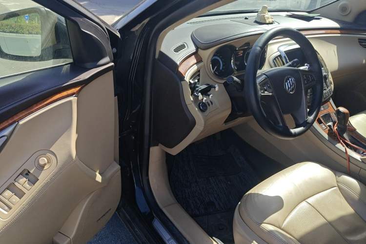 Used Buick LaCrosse 2012 2.4L SIDI Luxury Edition Driver Seat