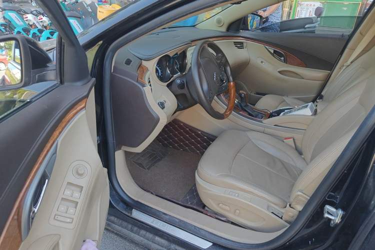 Used Buick LaCrosse 2012 2.4L SIDI Haoya Edition Driver Seat