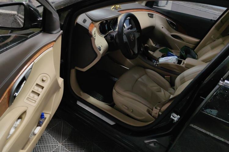 Used Buick LaCrosse 2012 2.4L SIDI Elegant Edition Driver Seat