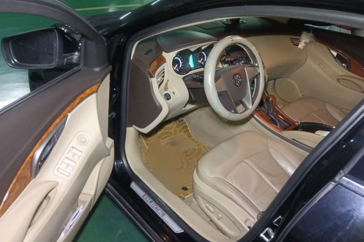 Used Buick LaCrosse 2012 2.4L SIDI Elegant Edition Driver Seat