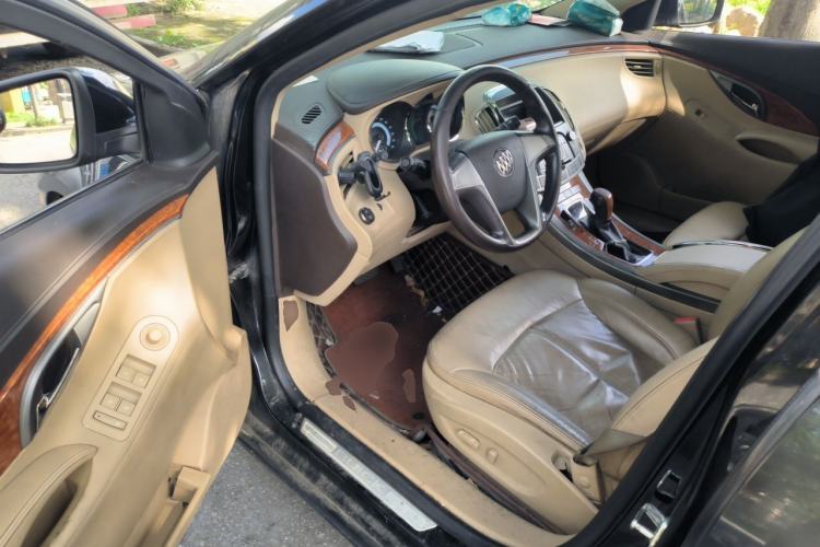 Used Buick LaCrosse 2012 2.4L SIDI Elegant Edition Driver Seat