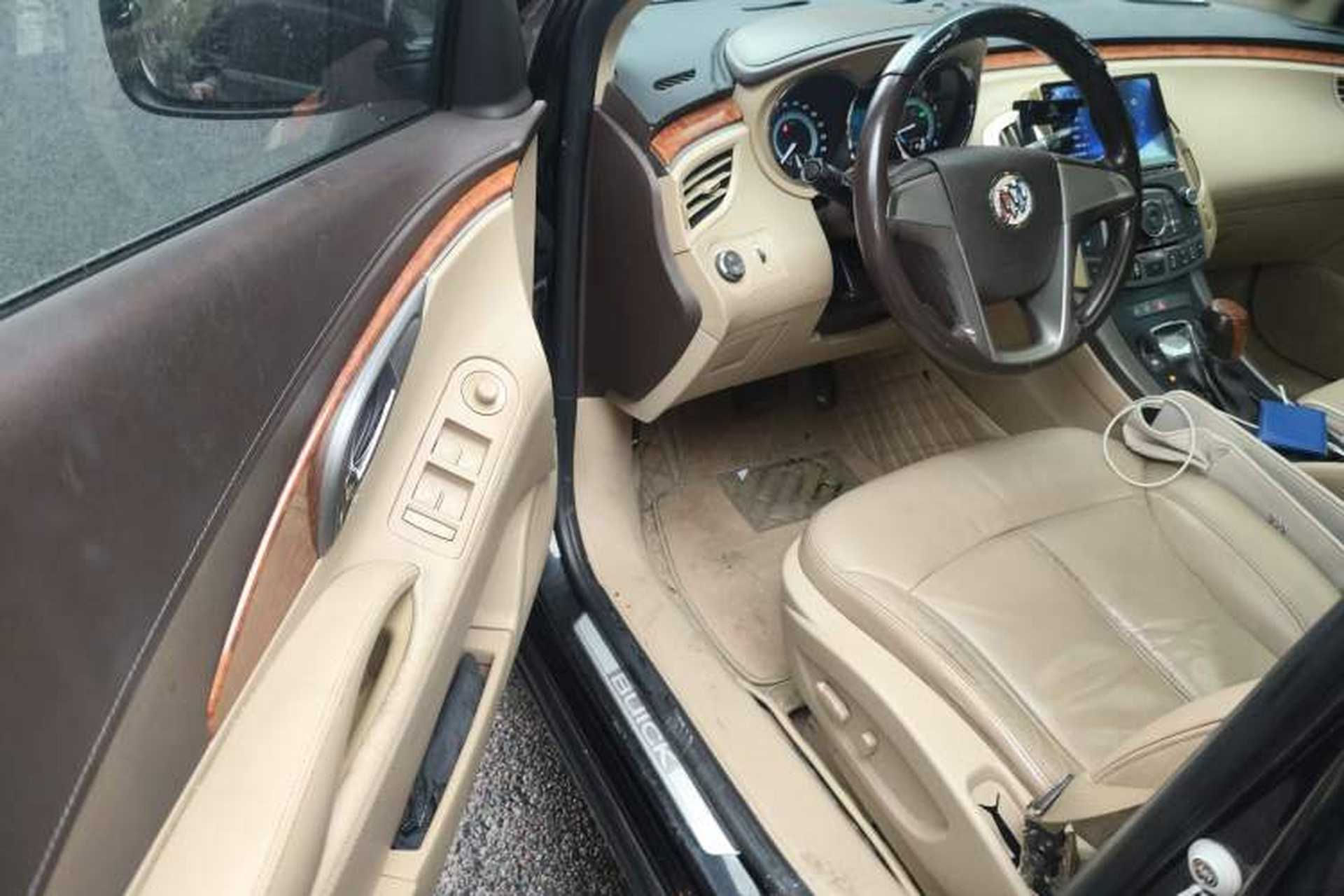Used Buick LaCrosse 2012 2.4L SIDI Elegant Edition Driver Seat
