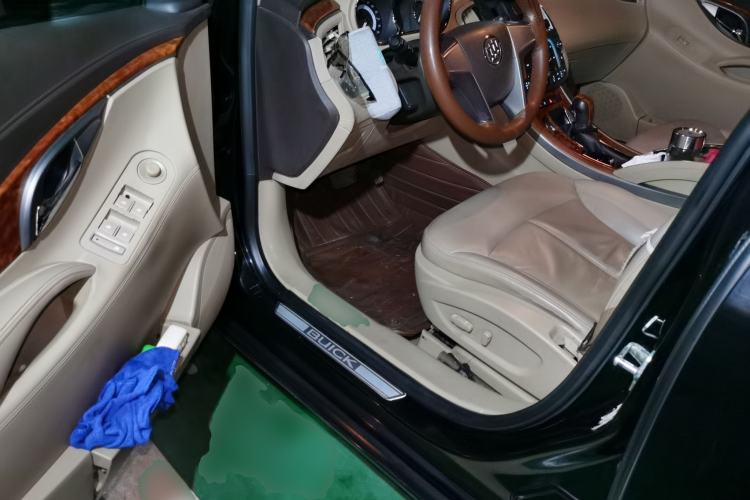 Used Buick LaCrosse 2012 2.4L SIDI Elegant Edition Driver Seat