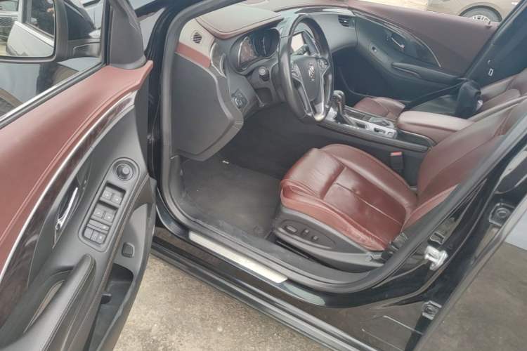 Used Buick LaCrosse 2012 2.4L SIDI Luxury Edition Driver Seat