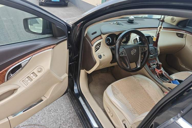 Used Buick LaCrosse 2012 2.4L SIDI Haoya Edition Driver Seat