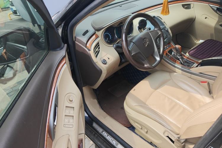 Used Buick LaCrosse 2012 2.4L SIDI Elegant Edition Driver Seat