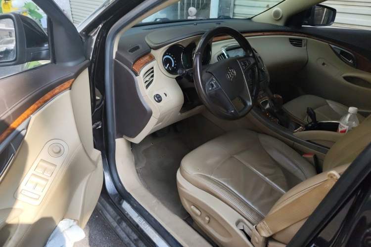 Used Buick LaCrosse 2012 2.4L SIDI Elegant Edition Driver Seat