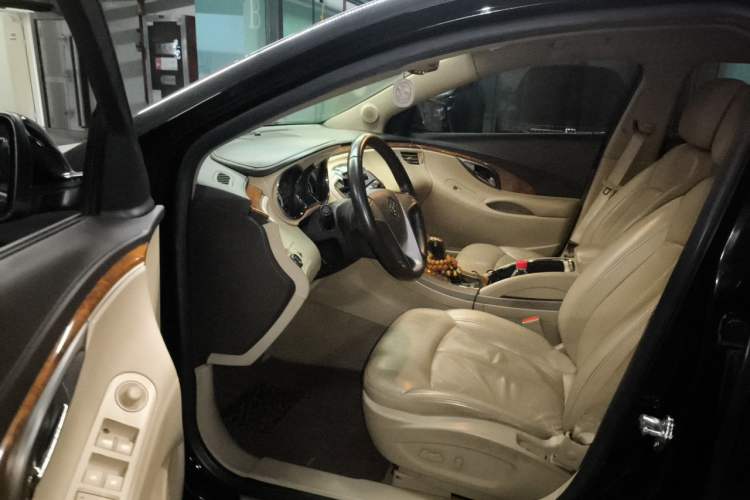 Used Buick LaCrosse 2012 2.4L SIDI Elegant Edition Driver Seat