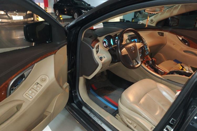 Used Buick LaCrosse 2012 2.4L SIDI Elegant Edition Driver Seat