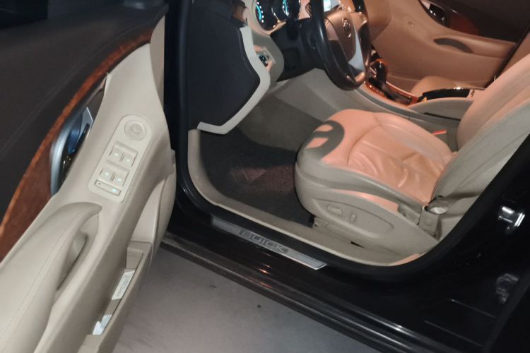 Used Buick LaCrosse 2012 2.4L SIDI Elegant Edition Driver Seat