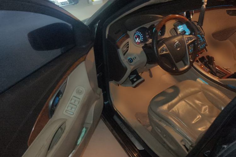 Used Buick LaCrosse 2012 2.4L SIDI Luxury Edition Driver Seat
