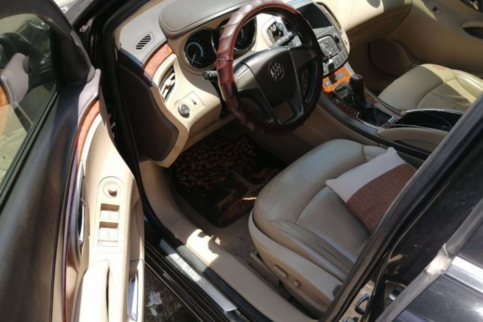 Used Buick LaCrosse 2012 2.4L SIDI Elegant Edition Driver Seat