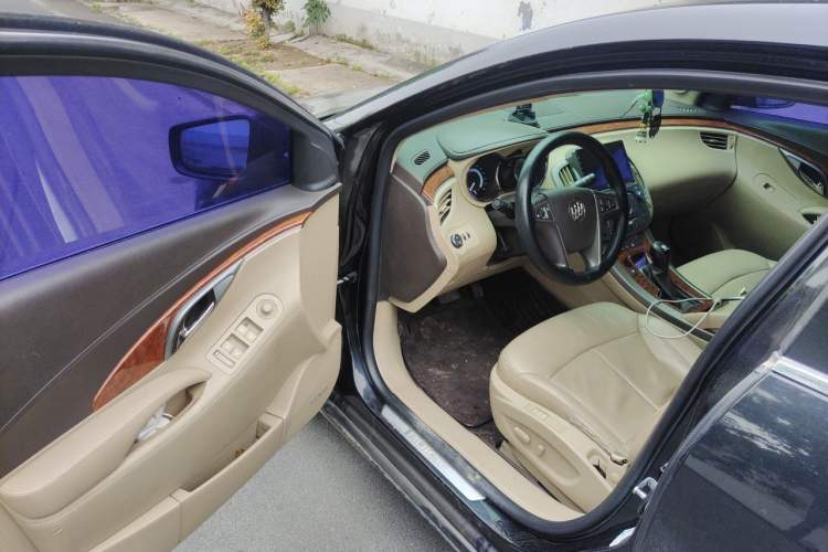 Used Buick LaCrosse 2012 2.4L SIDI Luxury Edition Driver Seat