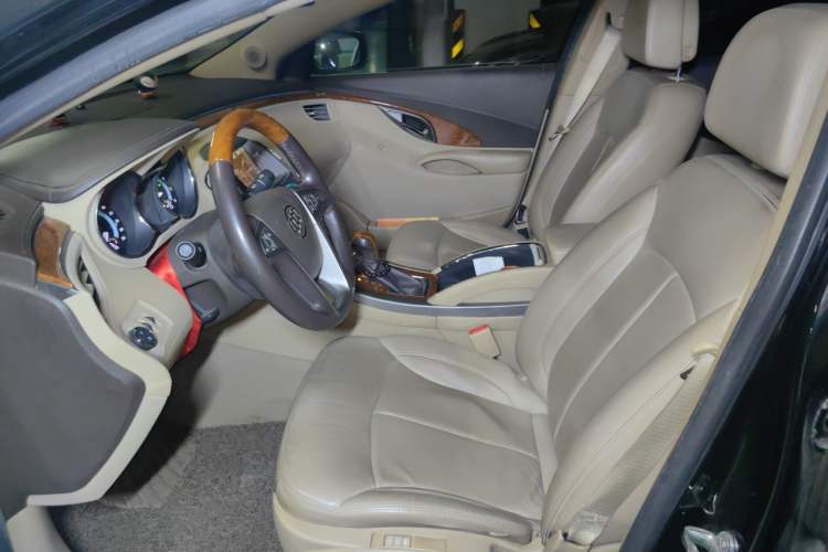 Used Buick LaCrosse 2012 2.4L SIDI Luxury Edition Driver Seat