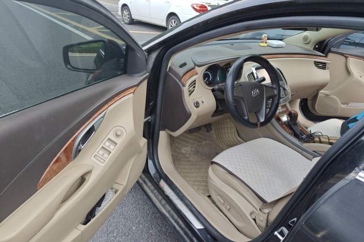 Used Buick LaCrosse 2012 2.4L SIDI Elegant Edition Driver Seat