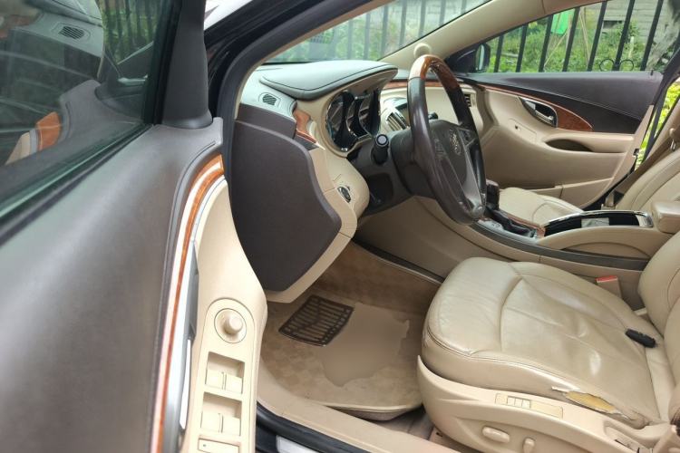 Used Buick LaCrosse 2012 2.4L SIDI Luxury Edition Driver Seat