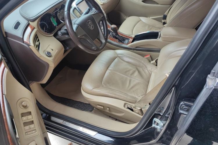 Used Buick LaCrosse 2012 2.4L SIDI Elegant Edition Driver Seat