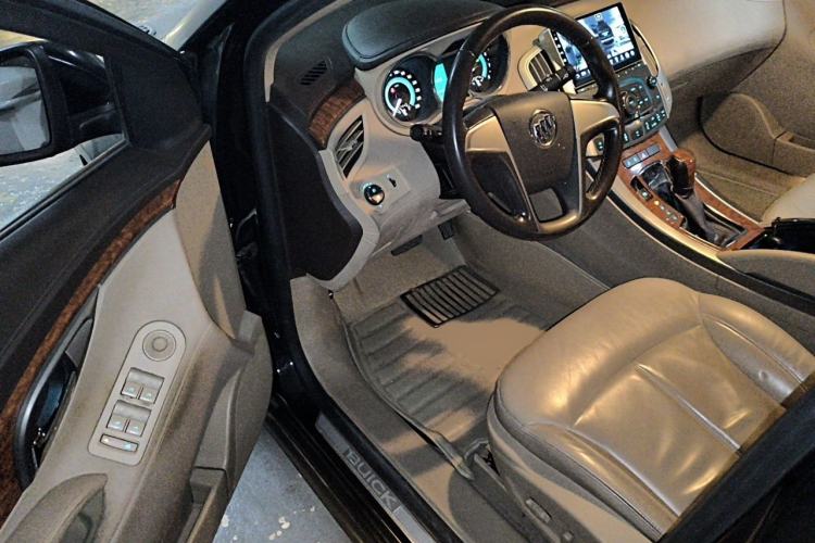 Used Buick LaCrosse 2012 2.4L SIDI Elegant Edition Driver Seat