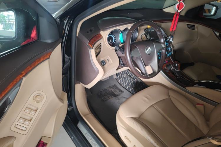 Used Buick LaCrosse 2012 2.4L SIDI Elegant Edition Driver Seat