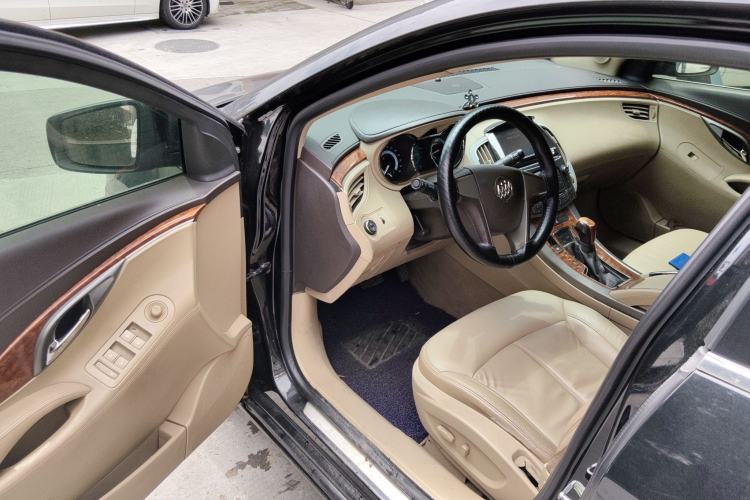 Used Buick LaCrosse 2012 2.4L SIDI Elegant Edition Driver Seat