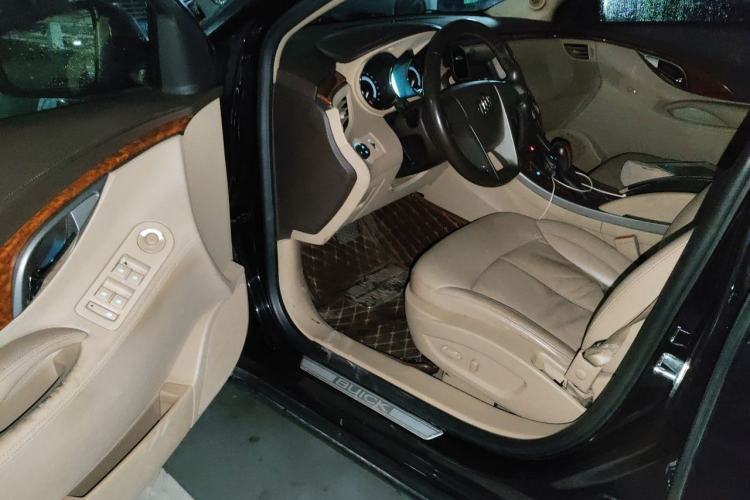 Used Buick LaCrosse 2012 2.4L SIDI Elegant Edition Driver Seat