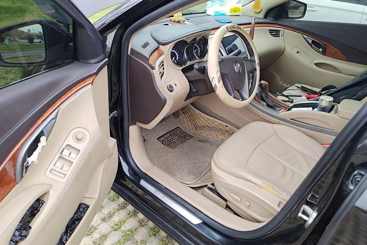 Used Buick LaCrosse 2012 eAssist 2.4L Elegance Edition Driver Seat