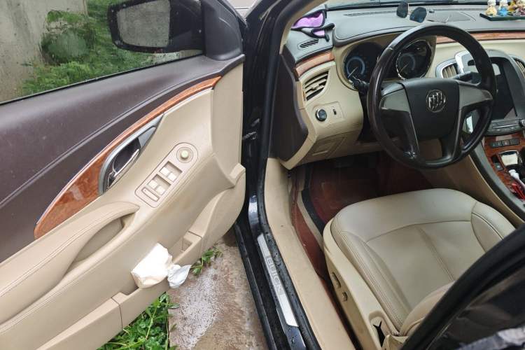 Used Buick LaCrosse 2012 2.4L SIDI Elegant Edition Driver Seat