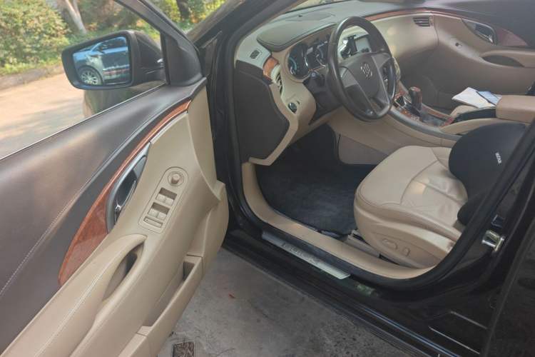 Used Buick LaCrosse 2012 2.4L SIDI Elegant Edition Driver Seat