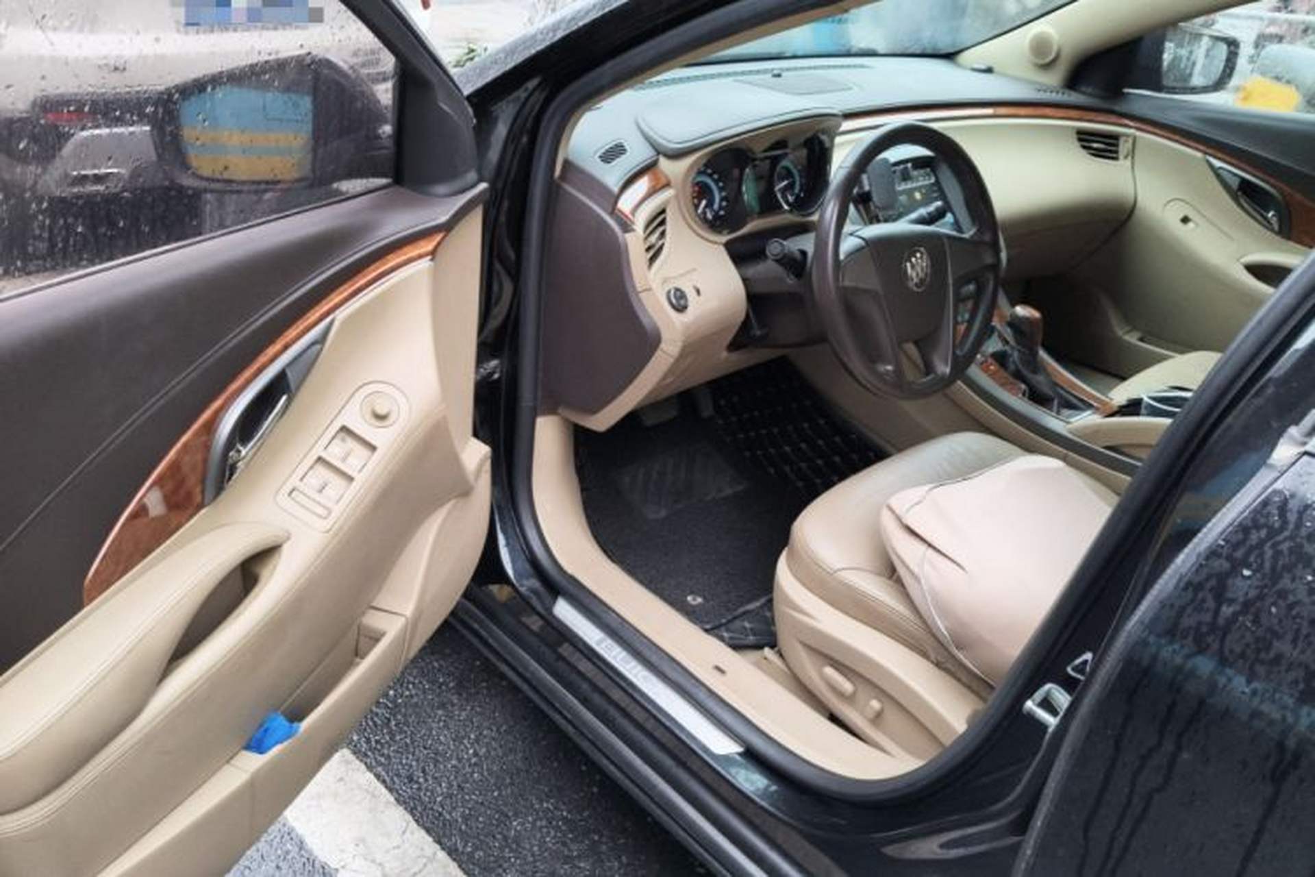 Used Buick LaCrosse 2012 2.4L SIDI Elegant Edition Driver Seat
