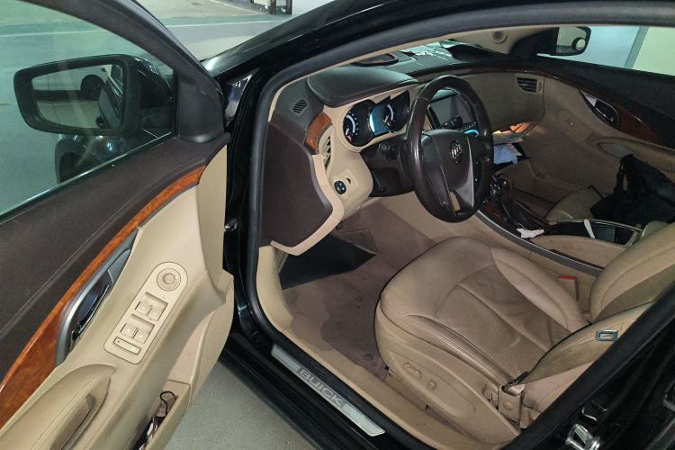 Used Buick LaCrosse 2012 2.4L SIDI Elegant Edition Driver Seat