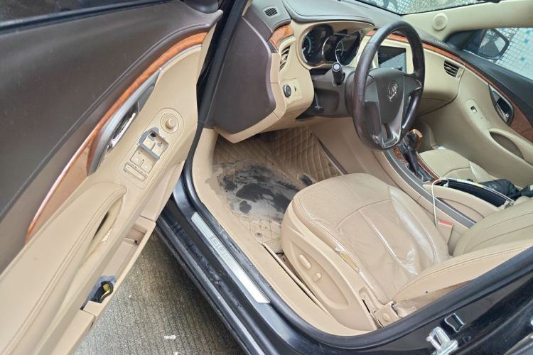 Used Buick LaCrosse 2012 2.4L SIDI Elegant Edition Driver Seat