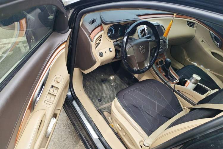 Used Buick LaCrosse 2012 2.4L SIDI Elegant Edition Driver Seat