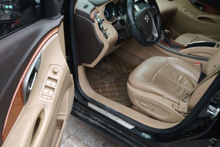 Used Buick LaCrosse 2012 2.4L SIDI Elegant Edition Driver Seat