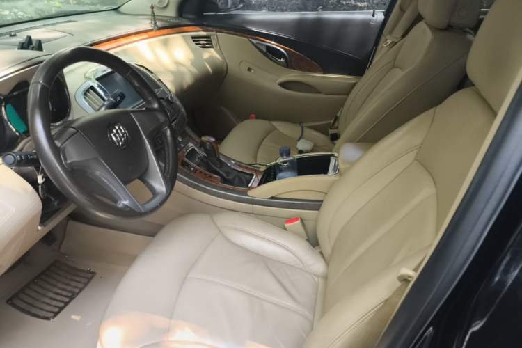 Used Buick LaCrosse 2012 2.4L SIDI Elegant Edition Driver Seat