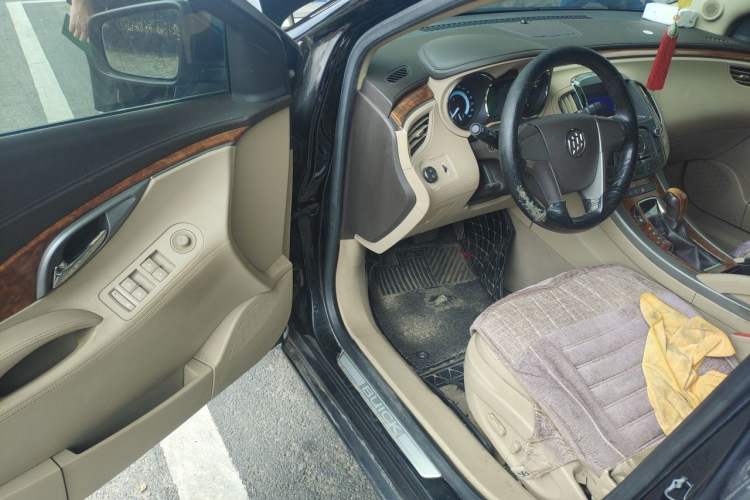 Used Buick LaCrosse 2012 2.4L SIDI Elegant Edition Driver Seat