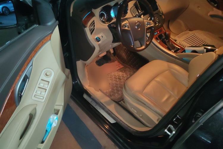 Used Buick LaCrosse 2012 2.4L SIDI Elegant Edition Driver Seat