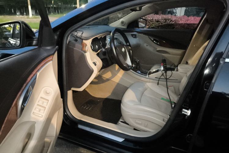 Used Buick LaCrosse 2012 2.4L SIDI Elegant Edition Driver Seat