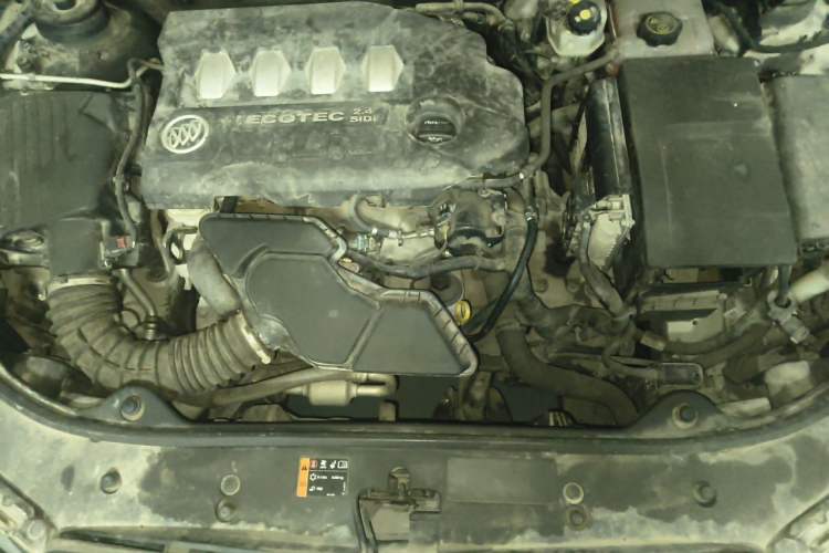 Used Buick LaCrosse 2012 2.4L SIDI Elegant Edition Engine Bay
