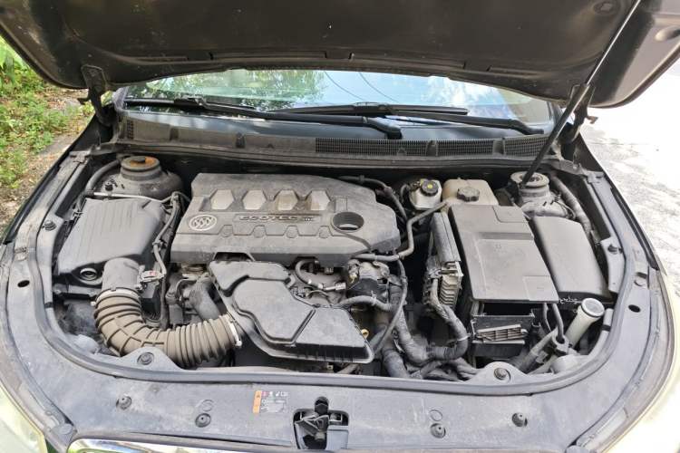Used Buick LaCrosse 2012 2.4L SIDI Elegant Edition Engine Bay