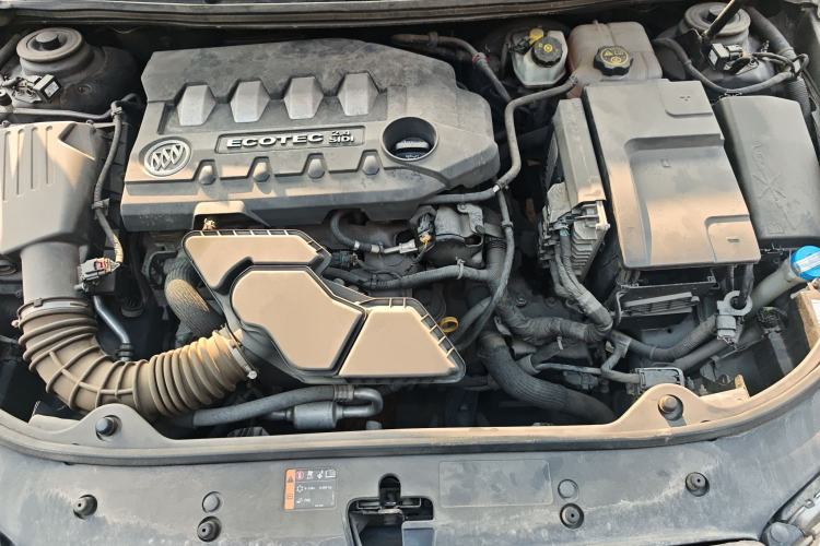 Used Buick LaCrosse 2012 2.4L SIDI Luxury Edition Engine Bay